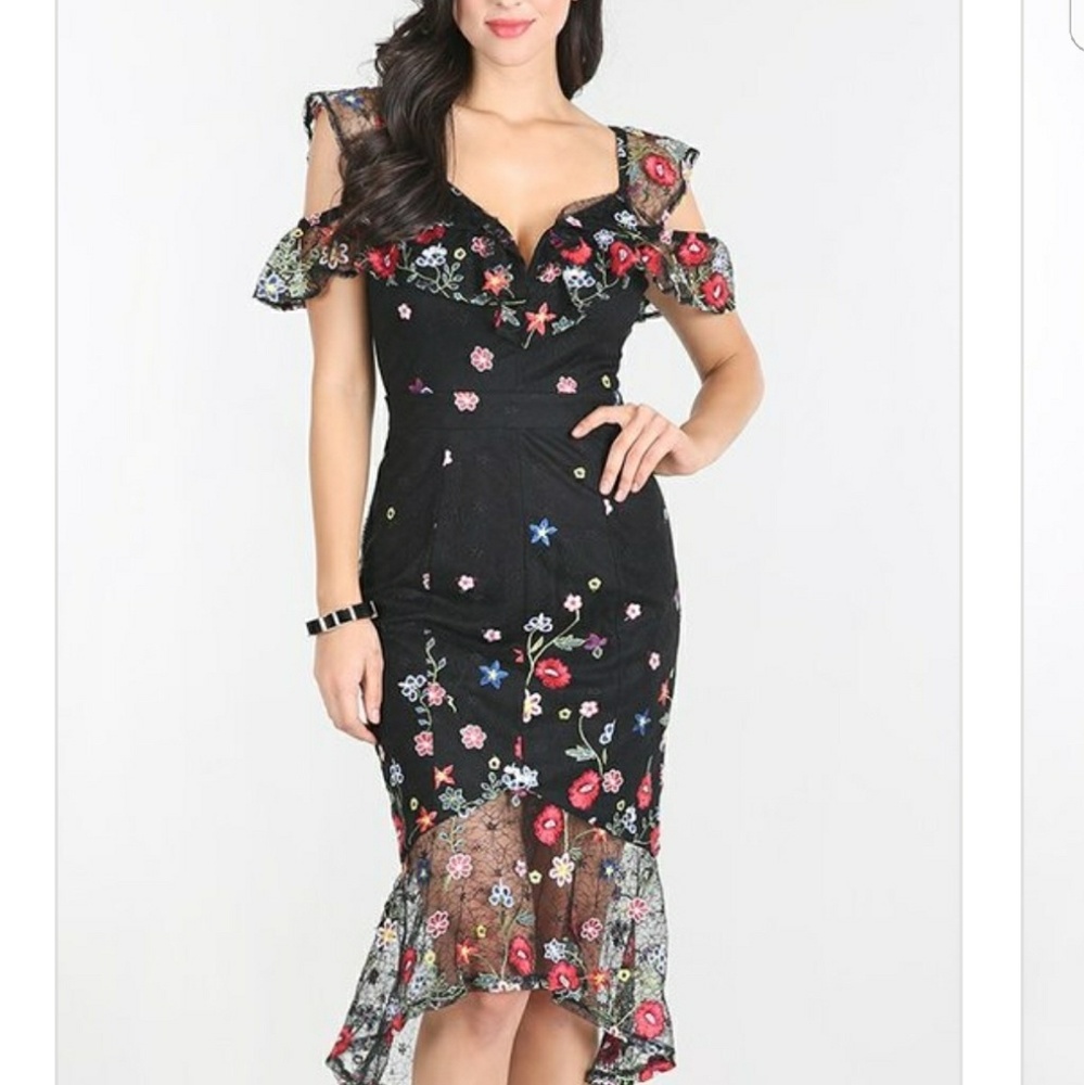 💥1 LEFT 🌹Embroidered Ruffled Cold Shoulder Dress - Picture 2 of 4